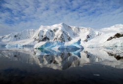 E-NEWS & FORMULA | VIAJE A LA ANTARTIDA - GLACIAR GLOW MASK